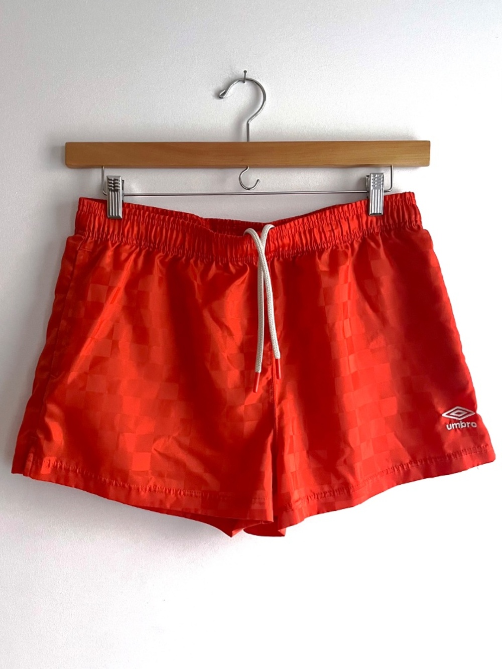 Classic Umbro checkered shorts in orange - Size L